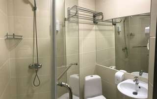 Гостиница Дублин Новороссийск Классический трехместный номер-5