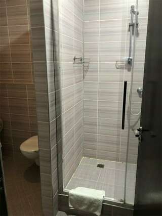 Гостиница Дублин Новороссийск Двухместный номер с 2 отдельными кроватями-4