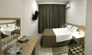 Гостиница Дублин Новороссийск Классический трехместный номер-2