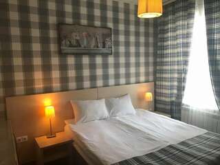 Гостиница Дублин Новороссийск Улучшенный двухместный номер с 1 кроватью-4